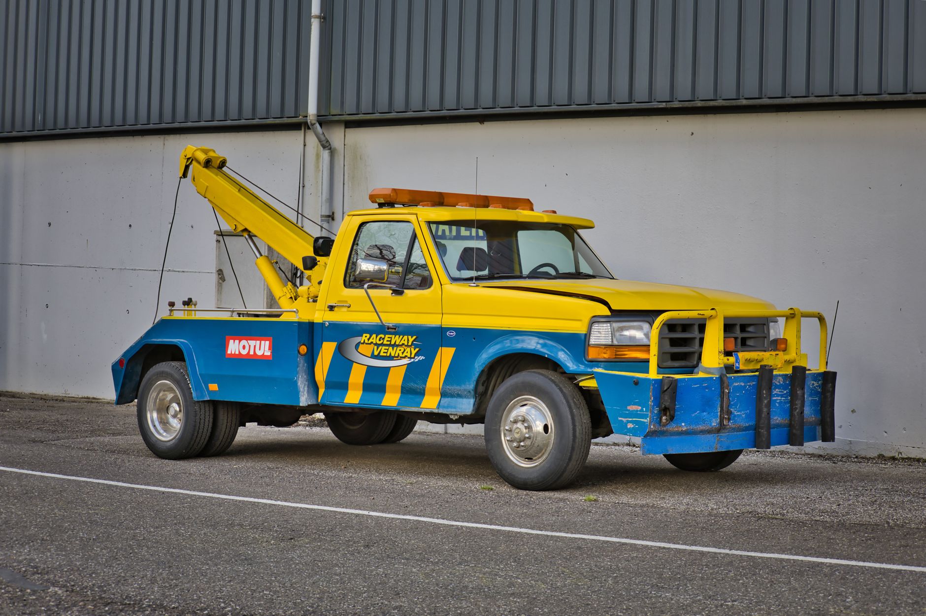 Remorquage voiture équipe à Istres